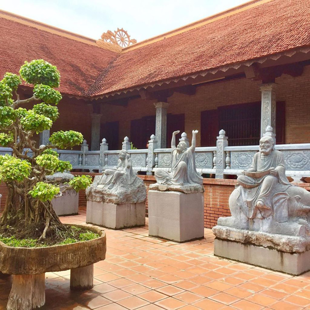 Bật Thang chùa Hộ Quốc Kiên Giang