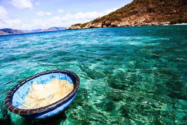 Bề mặt của hòn đảo Côn Đảo
