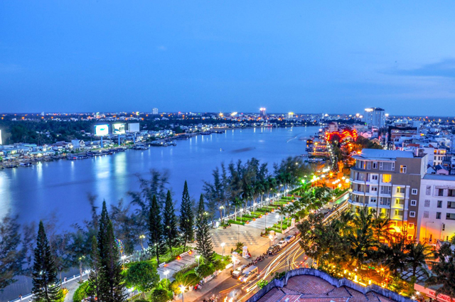 Bến Ninh Kiều nhìn sang Cồn Ấu