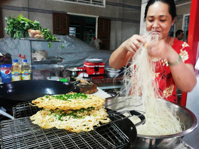 Cách làm Pizza hủ tiếu