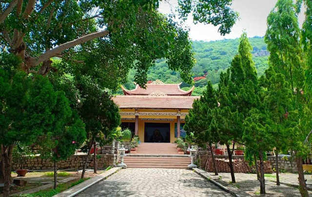 Chánh điện Thiền Viện Chơn Không Vũng Tàu