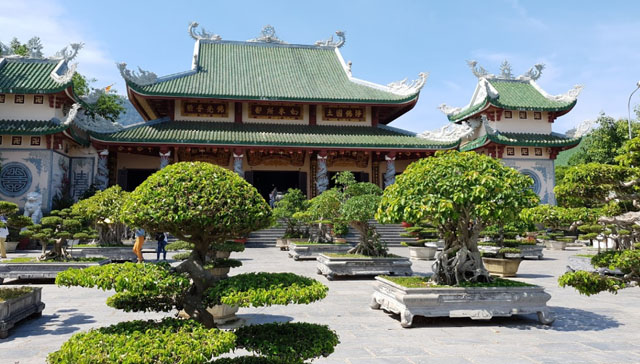 Chùa Linh Ứng có gì