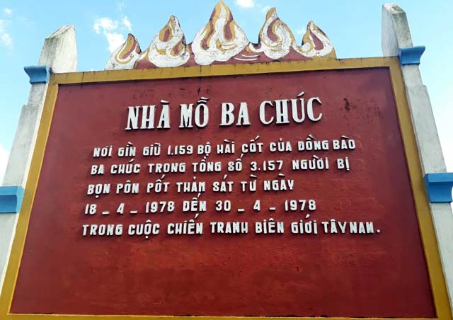 Di tích tưởng niệm Ba Chúc