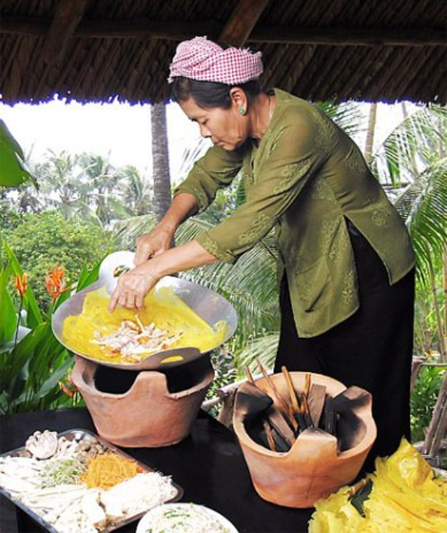 Đổ bánh xèo Cần Thơ