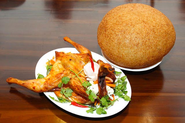 Gà quay xôi phồng tinh hoa ẩm thực Bình Dương