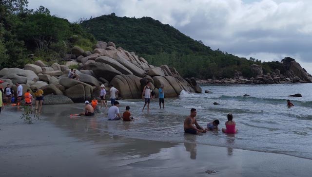 Giá vé Bãi biển Bình Tiên