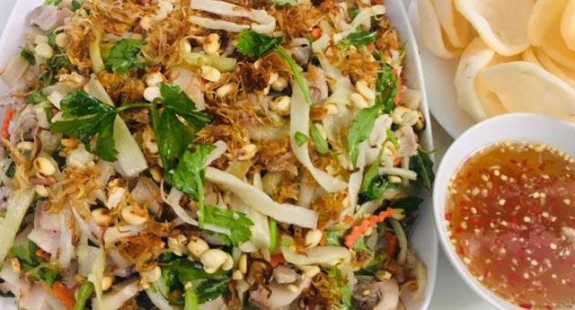 Gỏi ngó lục bình tôm thịt món ngon Bình Dương