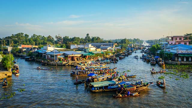 Chợ nổi Ngã Năm Sóc Trăng nơi lý tưởng cho ai yêu vẻ đẹp sông nước