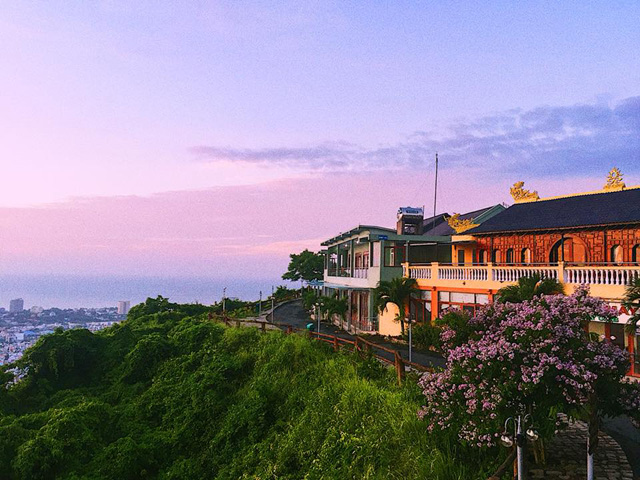 Hồ Mây Resort