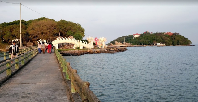 Hòn Đá bạc Cà Mau