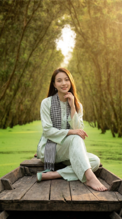 Đi xuồng ba lá lướt bèo xanh tại Gáo Giồng