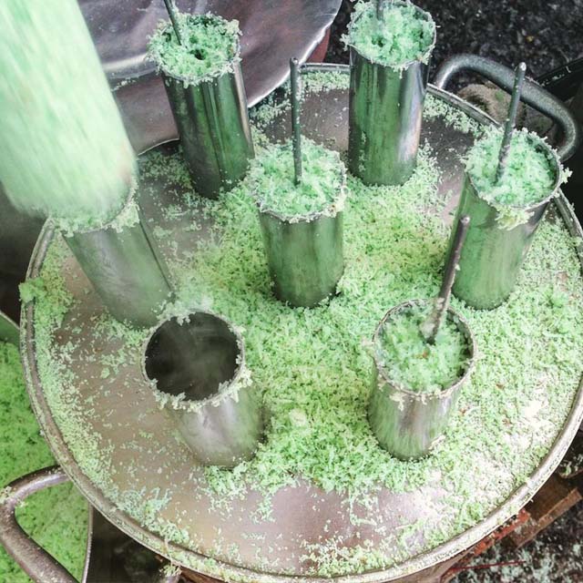 Khuông làm bánh ống lá dứa