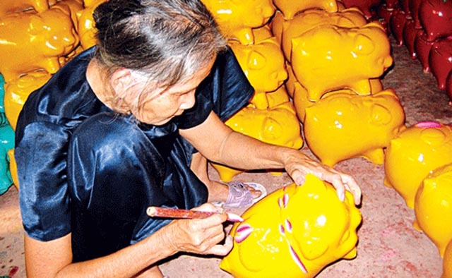 Làng nghề làm heo đất ở Lái Thiêu