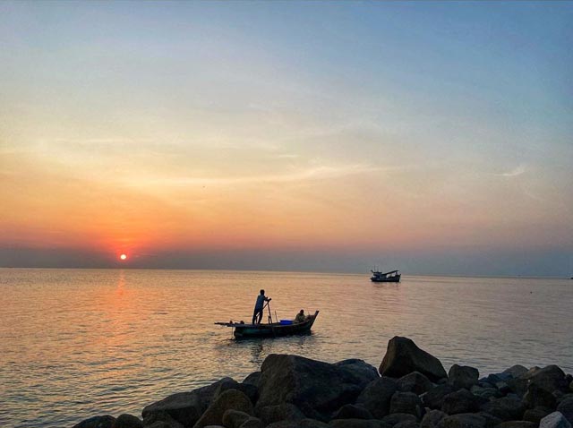 Ngắm hoàng hôn tren Hòn Tre