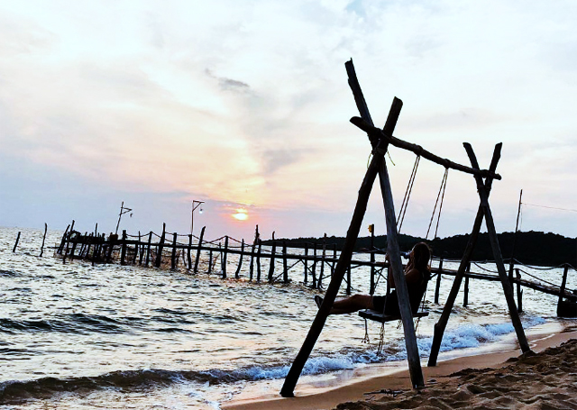 ngắm mặt trời Bãi biển Ông Lang