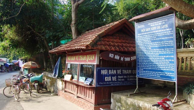 Review Suối Cá Thần