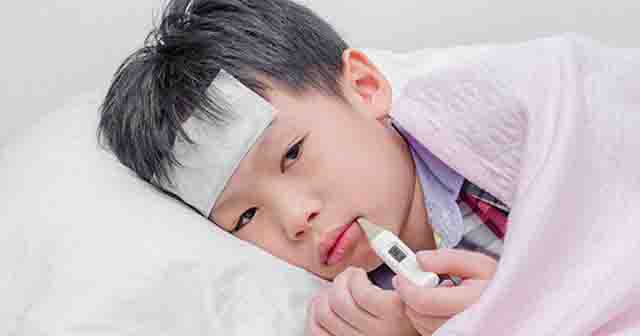 Tại sao viêm họng lại sốt