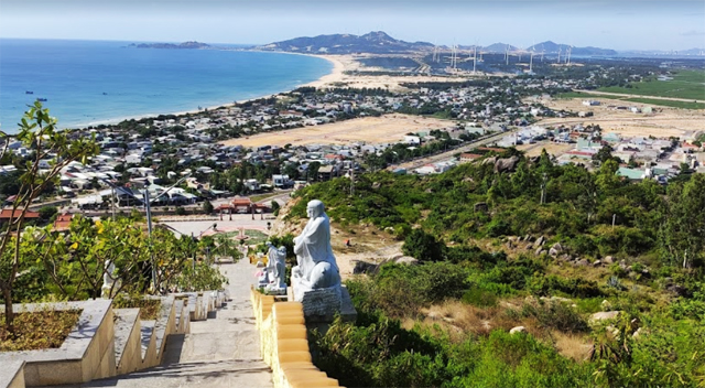 Tầm nhìn chùa Ông Núi