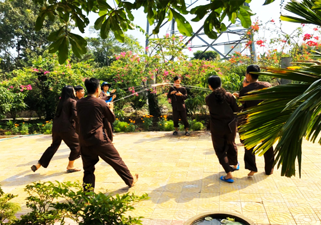 Các trò chơi dân gian hấp dẫn khu Du Lịch Lung Tràm