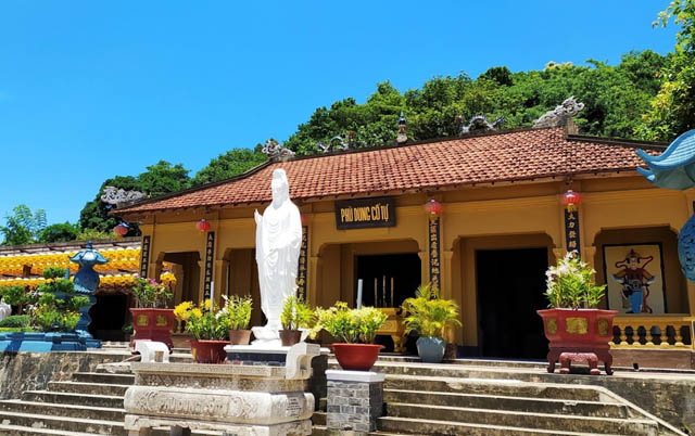 Tượng phật quang âm màu trắng