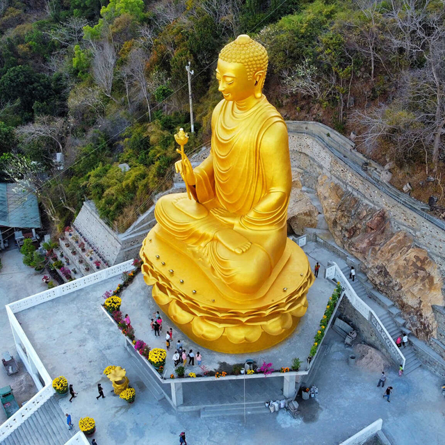 Tượng phật vàng Thiền Viện Chơn Không Vũng Tàu