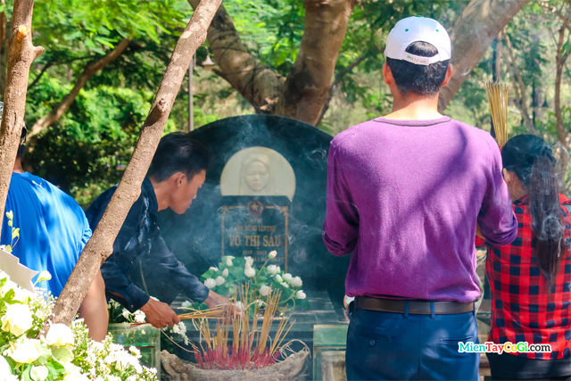Vị trí mộ Cô Sáu ở đâu ?