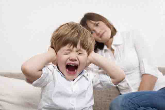 Khủng hoảng tuổi lên 3 - Cùng bé vượt qua giai đoạn khủng hoảng tuổi lên 3, cách xử trí